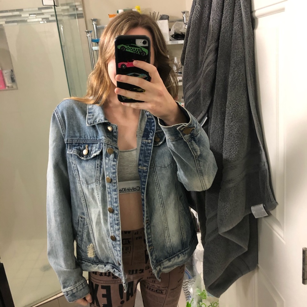 OVERSIZED DENIM JACKET